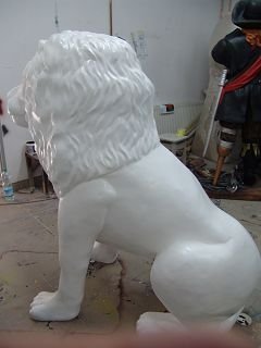 Löwe, "Max", in weiß, sitzend, 147cm