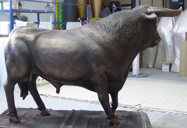 Bulle, Stier, "Carlos", bronze Farben lackiert, 237cm