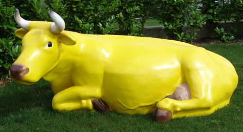Kuh, liegend, "Serafina", gelb, 190cm
