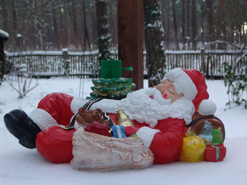 Weihnachtsmann, liegend, als Christbaumständer, Kunstharz, 63cm