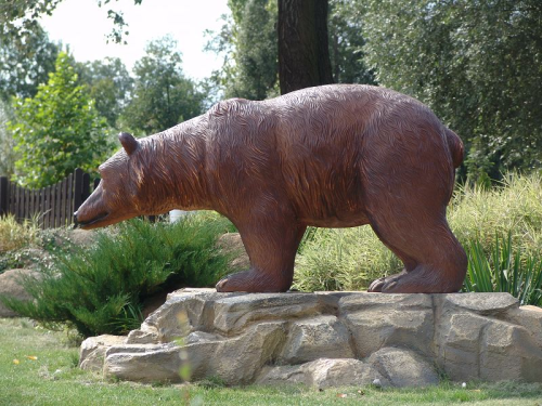 Bären, Bär gehend, mit Felsen, 270cm