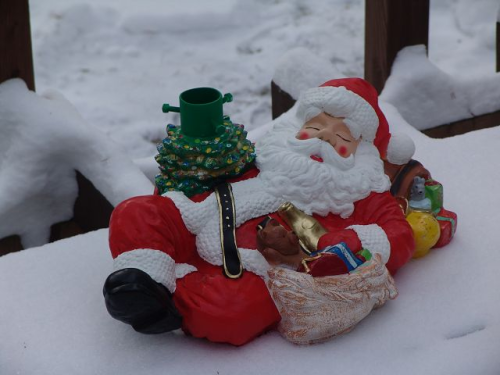 Weihnachtsmann, liegend, als Christbaumständer, Kunstharz, 63cm