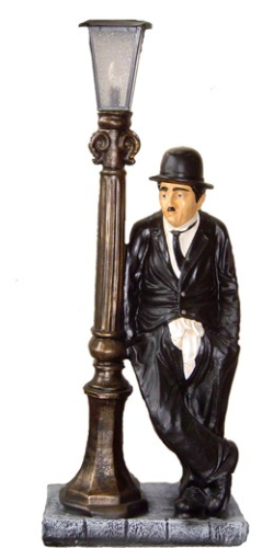 Charlie Chaplin an der Laterne, 129cm