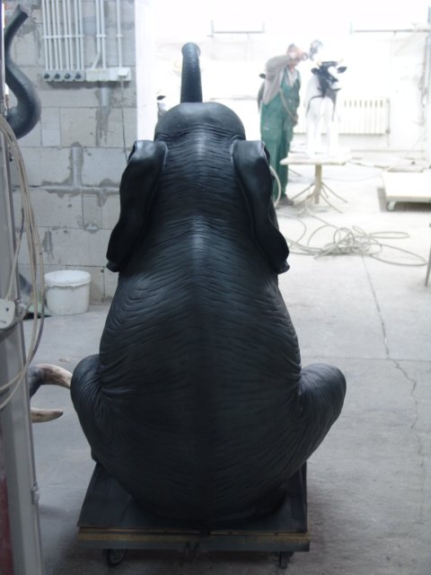 Elefant, "Jasper", sitzend, 150cm