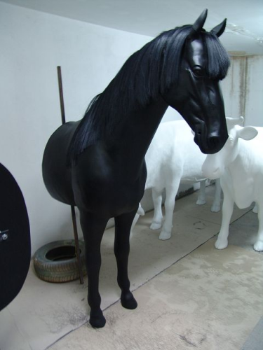 Pferd, halbiert, "geht durch die Wand", Kunsthaare, 256cm, HORSE