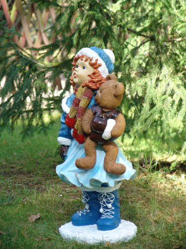 Winterkind mit Bär, Mädchen, Kunstharz, 74cm