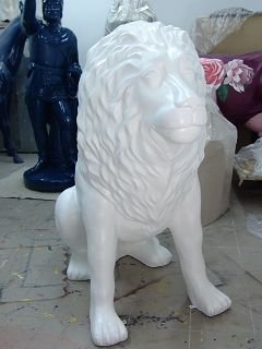 Löwe, "Max", in weiß, sitzend, 147cm