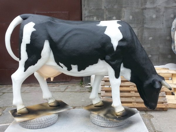 Kuh, "Cora", schwarz weiß, grasend, 220cm