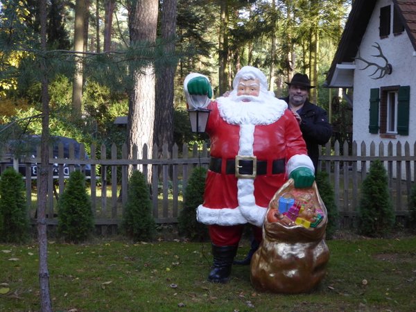 Weihnachtsmann, stehend mit Sack und Lampe, 185cm