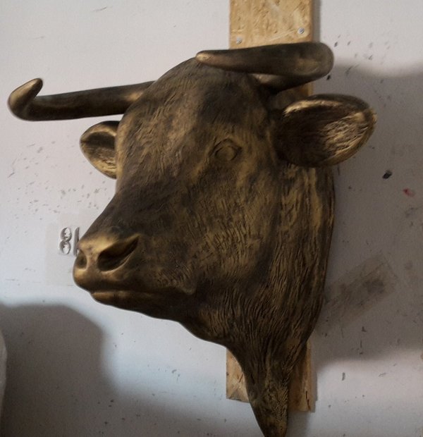 Bullenkopf, "Aaron von der Alm", bronzefarben lackiert, 85cm, HAEIGEMO