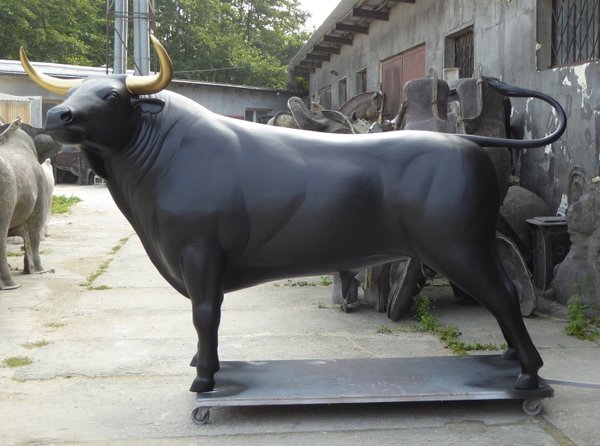 Stier, "Alfonso", schwarz matt, mit goldlackiertem Horn, 300cm,  HAEIGEMO