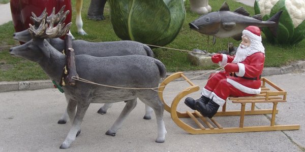 Weihnachtsmann mit Rentiere und Schlitten aus Holz, 295cm