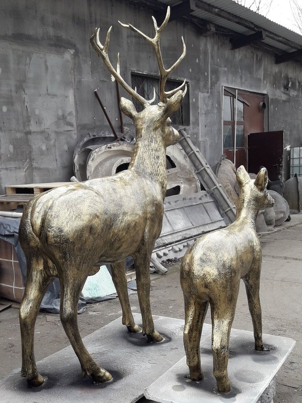 Hirsch, "Heinrich" und Reh "Ludmilla", bronzefarben lackiert