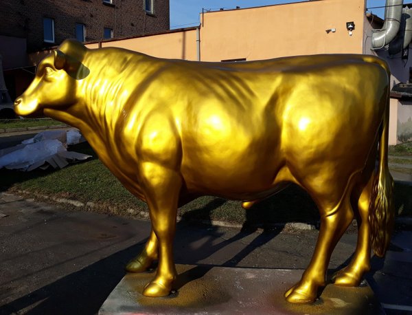 Holstein Bulle, goldfarben lackiert, 280cm, HAEIGEMO